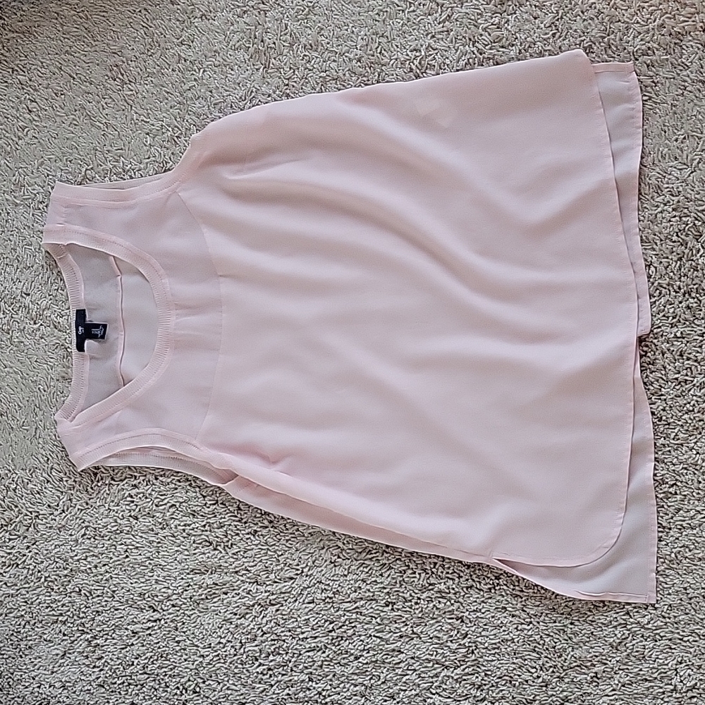 Gap- Pink chiffon tank, size S